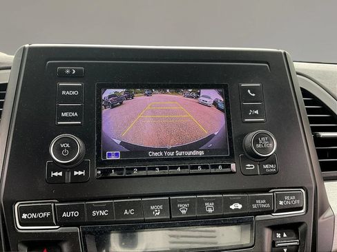 Used 2018 Honda Odyssey LX image 13