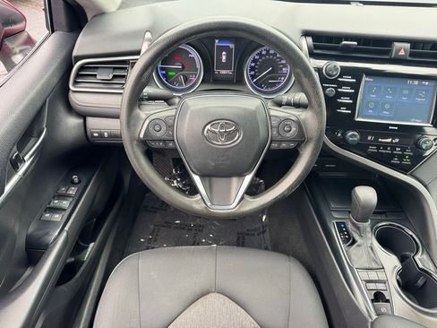 Used 2020 Toyota Camry LE image 16