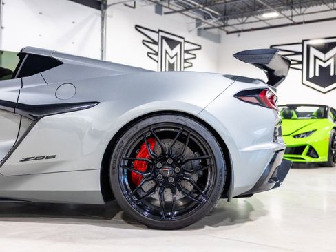 Used 2024 Chevrolet Corvette Z06 w/ Z07 Performance Package RWD image 16