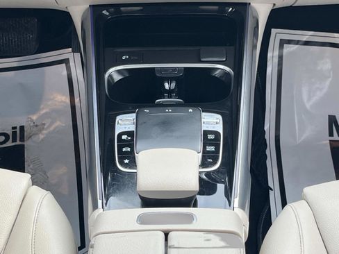 Used 2020 Mercedes-Benz GLB 250 image 16