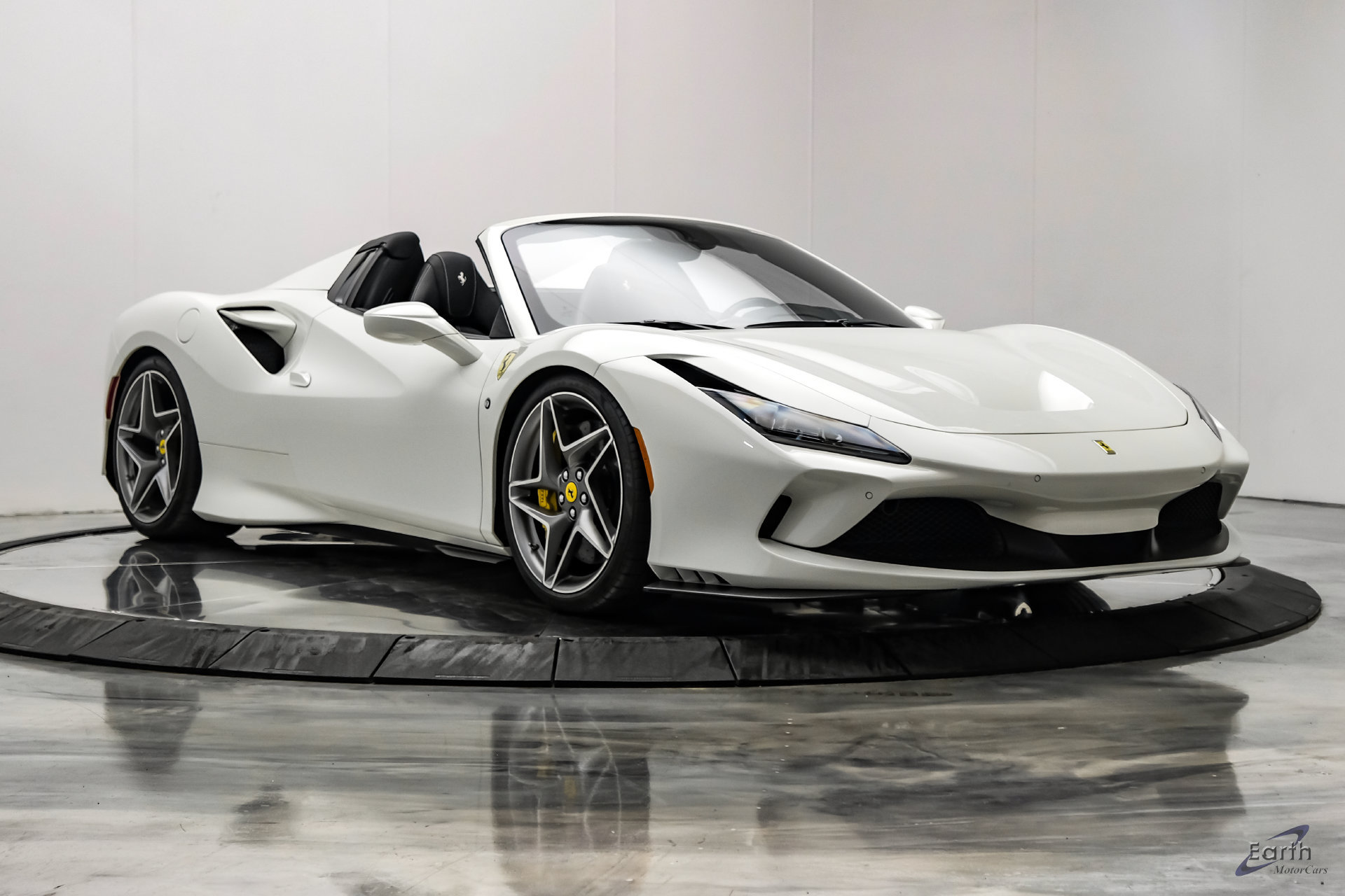 Used 2022 Ferrari F8 Tributo RWD image 31