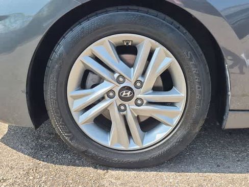 Used 2020 Hyundai Elantra SEL FWD image 14
