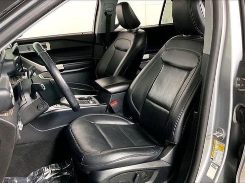 Used 2021 Ford Explorer Limited w/ Equipment Group 301A image 25