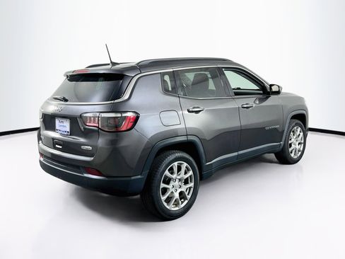Used 2022 Jeep Compass Latitude AWD/4WD image 5