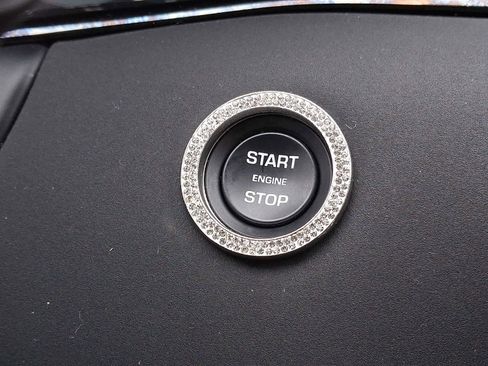 Used 2024 Land Rover Range Rover Evoque S image 15