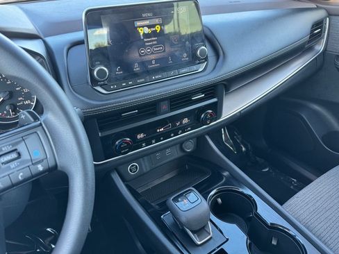 Used 2023 Nissan Rogue SV AWD/4WD image 19