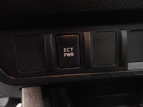 Used 2022 Toyota Tacoma SR image 18