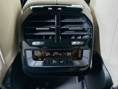 Used 2023 BMW iX xDrive50 w/ Sport Package AWD/4WD image 25
