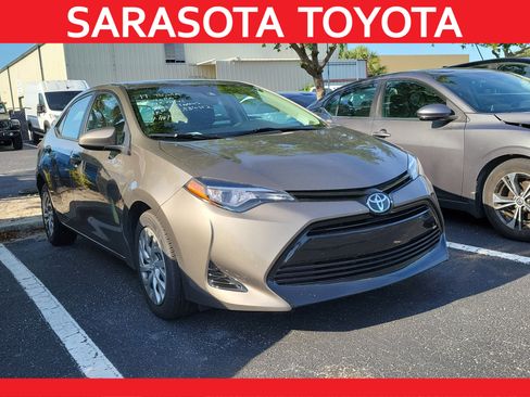 Used 2017 Toyota Corolla LE image 1