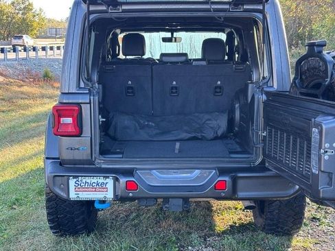Used 2021 Jeep Wrangler Unlimited Sahara image 4