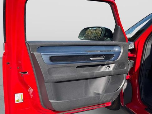 New 2025 Volkswagen ID. Buzz Pro S Plus RWD image 24