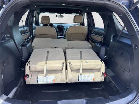 Used 2016 Ford Explorer XLT w/ Equipment Group 202A FWD image 21