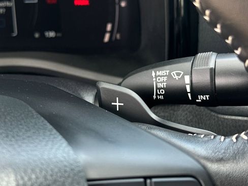 Used 2025 Toyota Camry SE image 31