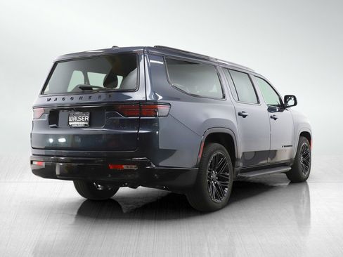 Used 2025 Jeep Wagoneer L Series II w/ Premium Group I AWD/4WD image 5