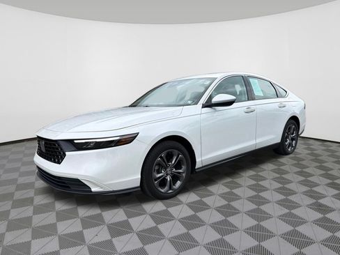 Certified 2023 Honda Accord EX image 3