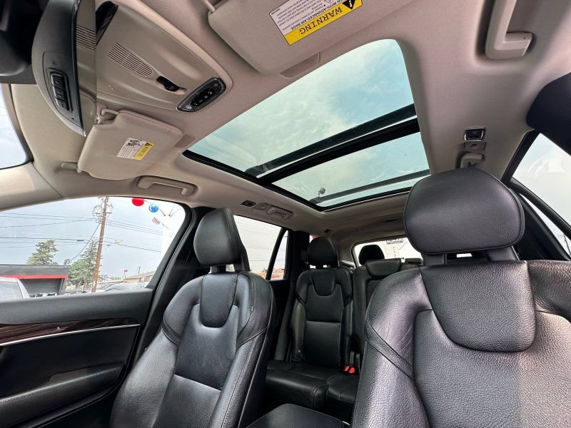 Used 2018 Volvo XC90 T6 Momentum w/ Convenience Package AWD/4WD image 30