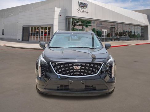Used 2023 Cadillac XT4 Luxury w/ Cold Weather Package FWD image 2