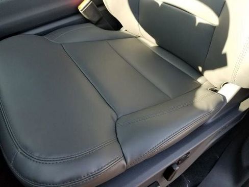 New 2026 Ford Expedition Active image 15