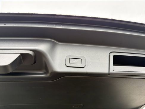 Used 2024 Land Rover Range Rover Evoque Dynamic SE image 13