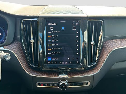 Used 2023 Volvo XC60 B5 Ultimate w/ Climate Package image 29