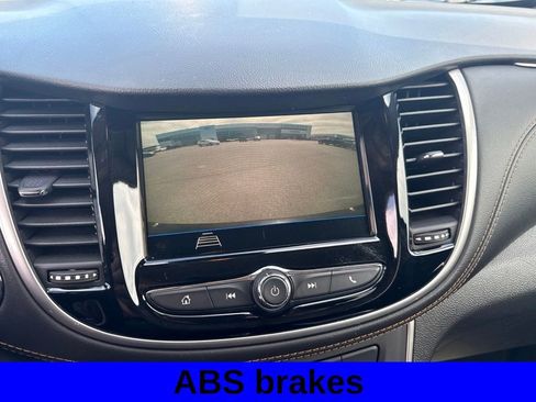 Used 2019 Chevrolet Trax LT w/ LT Convenience Package FWD image 11