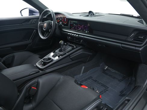 Used 2026 Porsche 911 GT3 RWD image 16