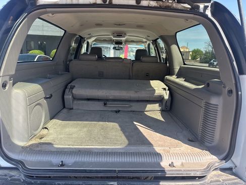 Used 2005 GMC Yukon XL SLT w/ SLT Preferred Equipment Group AWD/4WD image 14