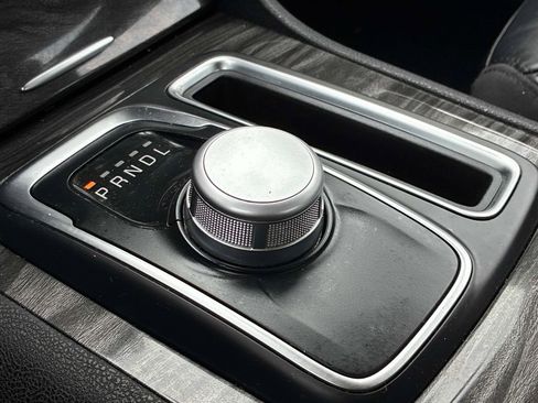 Used 2019 Chrysler 300 Touring w/ Quick Order Package 2EF image 26