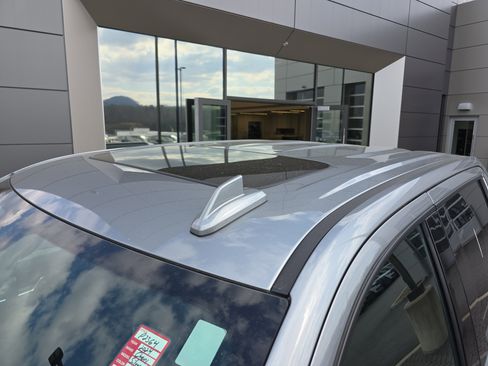 Used 2024 Chevrolet Silverado 1500 High Country w/ High Country Premium Package image 13