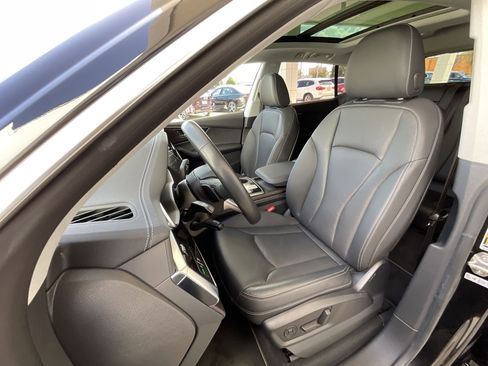 Used 2023 Audi Q8 Prestige image 11