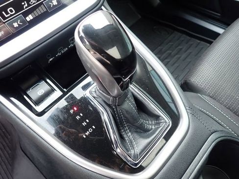 Used 2023 Subaru Outback Premium image 21