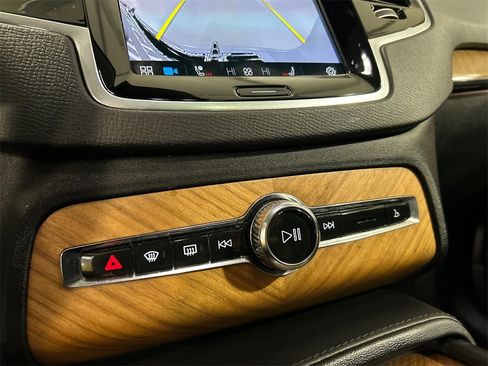 Certified 2024 Volvo XC90 B5 Plus w/ Protection Package image 18