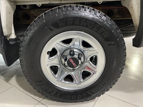 Used 2014 GMC Sierra 1500 4x4 Regular Cab w/ Sierra Convenience Package image 12