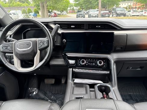 Used 2025 GMC Sierra 2500 Denali w/ Denali Reserve Package AWD/4WD image 10