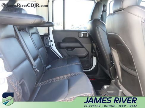 Used 2023 Jeep Wrangler Altitude image 12