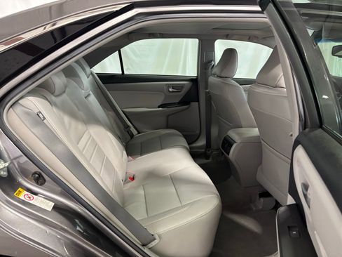 Used 2016 Toyota Camry image 14