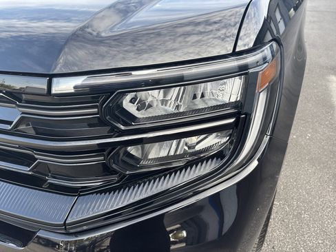 New 2025 Ford Expedition Max Platinum w/ Stealth Performance Package image 10