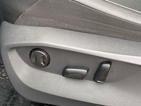 Certified 2023 Volkswagen Tiguan SE w/ Panoramic Sunroof Package image 13