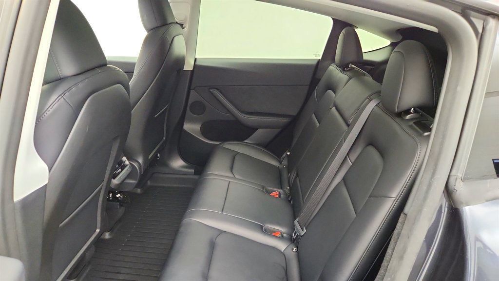 Used 2025 Tesla Model Y Long Range RWD image 26