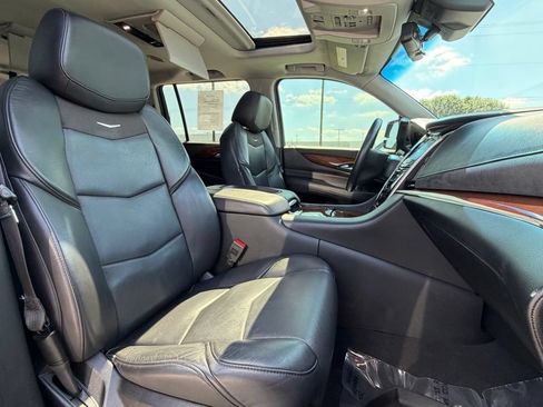 Used 2019 Cadillac Escalade ESV Premium Luxury AWD/4WD image 39