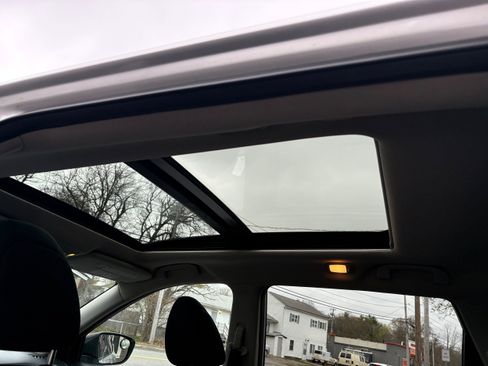Used 2015 Nissan Rogue SV w/ SV Moonroof Package AWD/4WD image 14