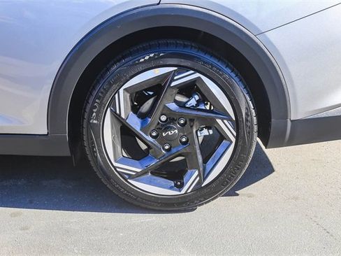 Used 2025 Kia K4 EX image 12