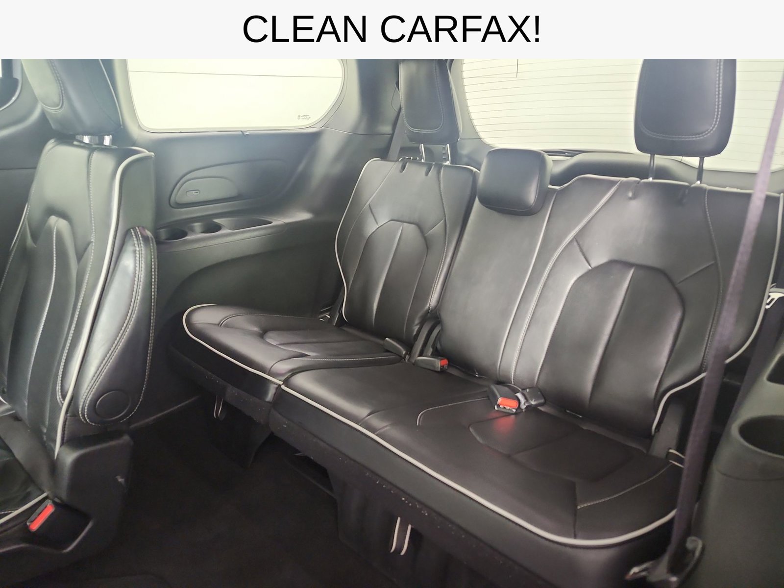 Used 2025 Chrysler Pacifica Limited FWD image 23