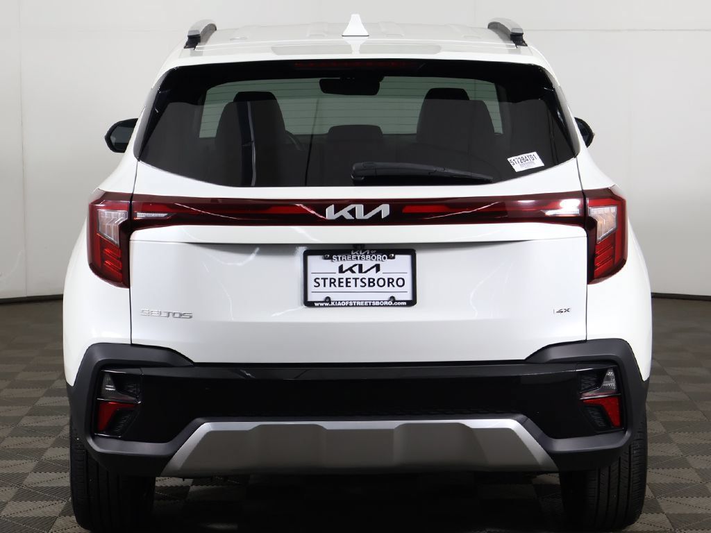 Used 2024 Kia Seltos S AWD/4WD image 12