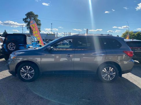 Used 2019 Nissan Pathfinder S image 6