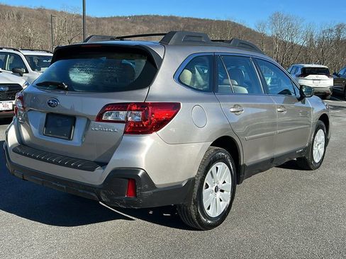 Used 2018 Subaru Outback 2.5i image 9