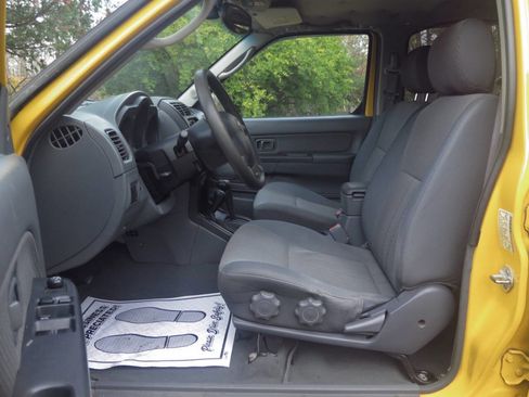 Used 2004 Nissan Xterra XE image 23