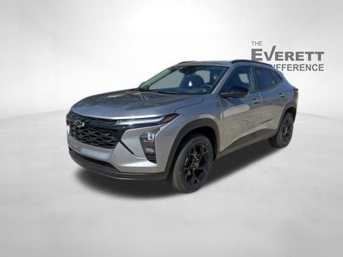 New 2026 Chevrolet Trax LT w/ Driver Confidence Package FWD image 3