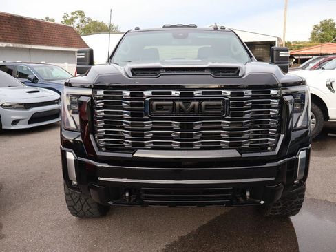Used 2025 GMC Sierra 2500 SLE w/ SLE Value Package; AWD/4WD image 2
