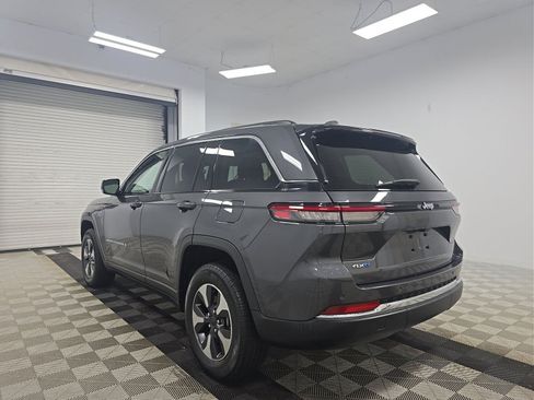 Used 2023 Jeep Grand Cherokee 4WD 4xe image 4